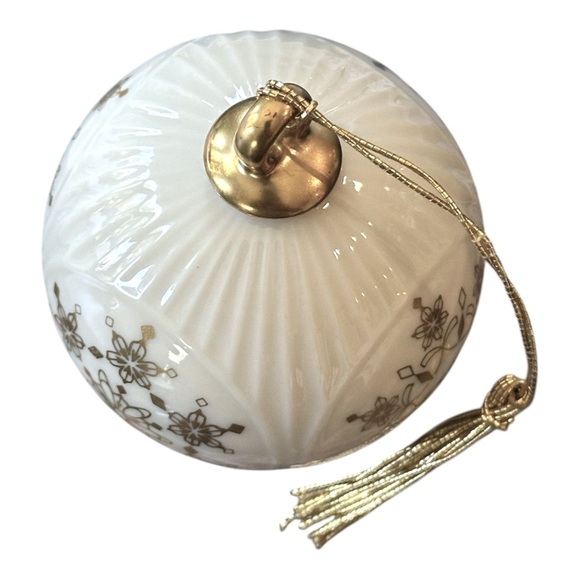 Vtg Lenox 1988 Annual Holiday Collection ‘Snowflake’ Porcelain Xmas Ornament - Picture 6 of 7